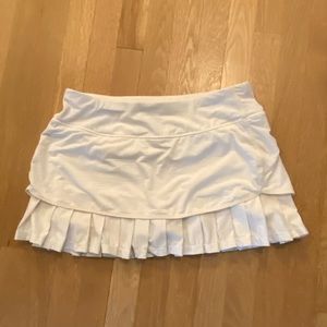 Athleta Womens White Skort w Pleats / Size M